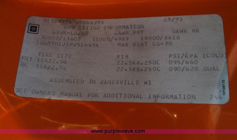 image for item B6118 1993 GMC TopKick digger derrick truck