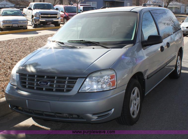 image for item B8838 2007 Ford Freestar SE mini van