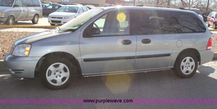 image for item B8838 2007 Ford Freestar SE mini van