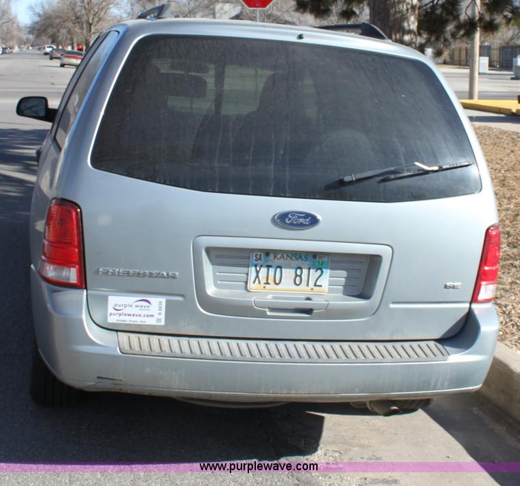 image for item B8838 2007 Ford Freestar SE mini van