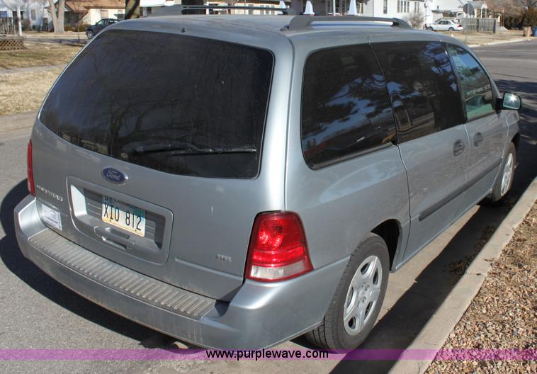 image for item B8838 2007 Ford Freestar SE mini van
