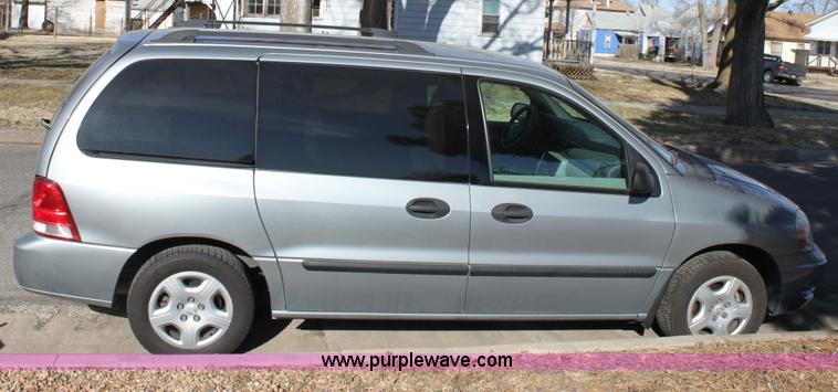 image for item B8838 2007 Ford Freestar SE mini van