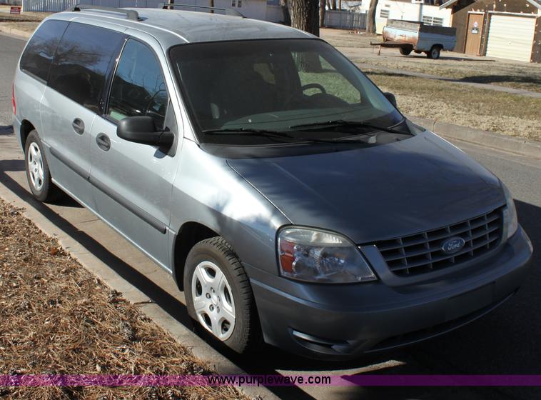 image for item B8838 2007 Ford Freestar SE mini van