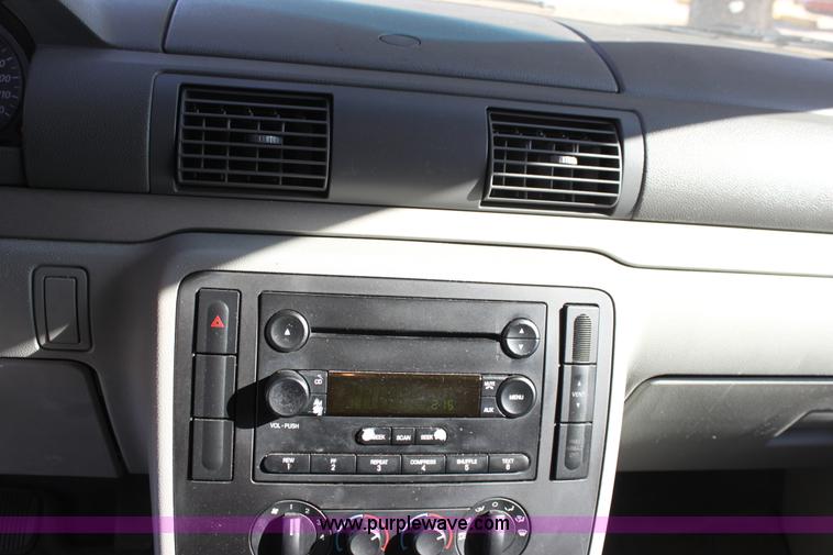 image for item B8838 2007 Ford Freestar SE mini van