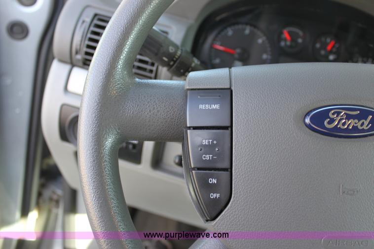 image for item B8838 2007 Ford Freestar SE mini van