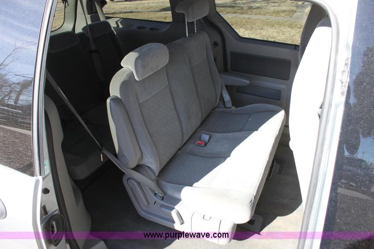 image for item B8838 2007 Ford Freestar SE mini van