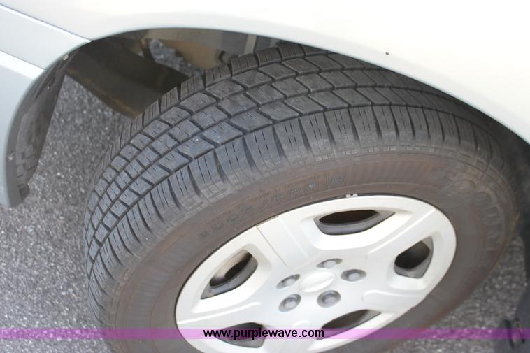 image for item B8838 2007 Ford Freestar SE mini van