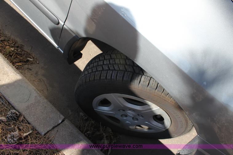 image for item B8838 2007 Ford Freestar SE mini van