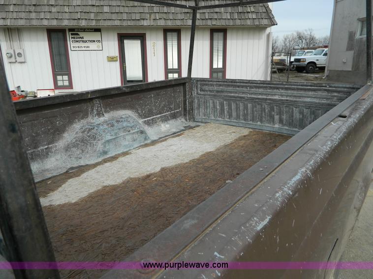 image for item D8730 1993 Ford F150 pickup truck