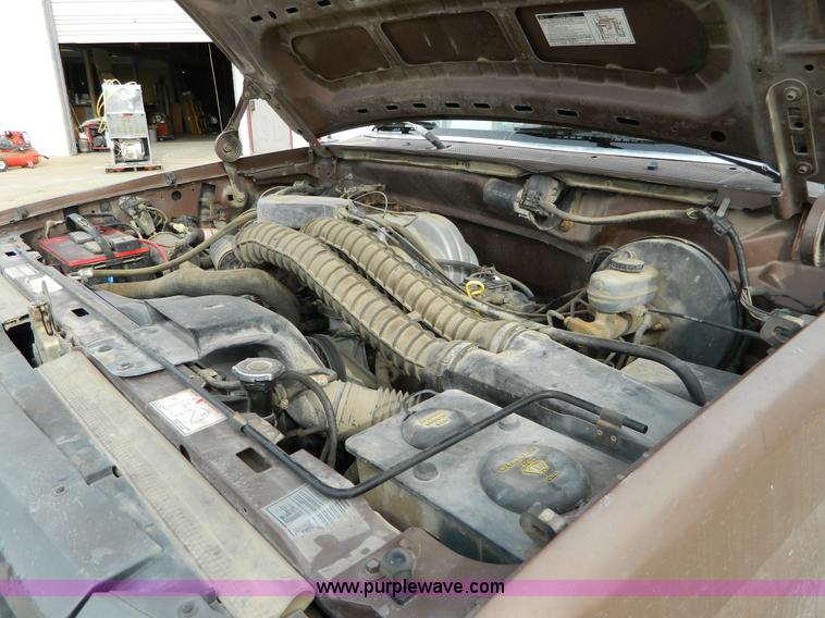 image for item D8730 1993 Ford F150 pickup truck