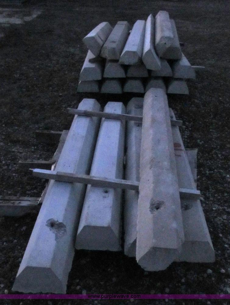 image for item D9288 (21) precast concrete parking stops