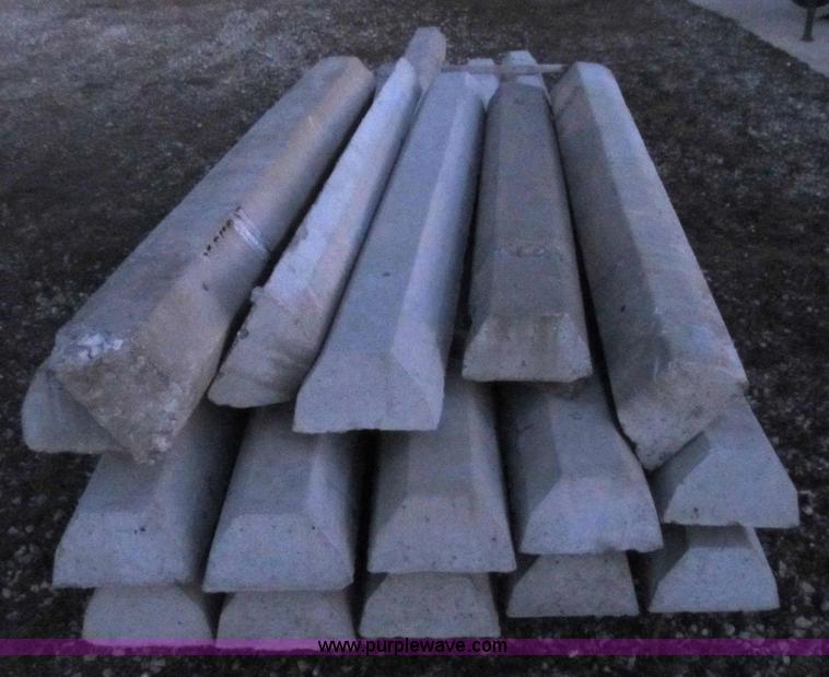 image for item D9288 (21) precast concrete parking stops