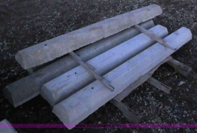 image for item D9288 (21) precast concrete parking stops