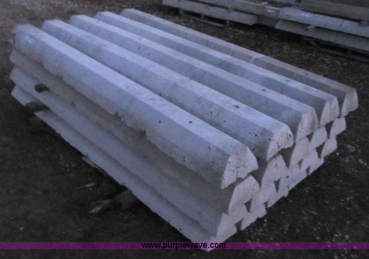 image for item D9289 (20) precast concrete parking stops