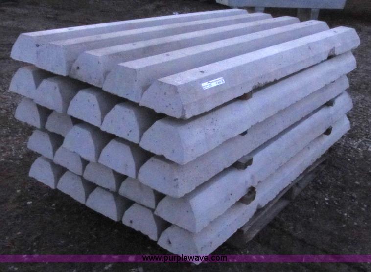 image for item D9290 (25) precast concrete parking stops