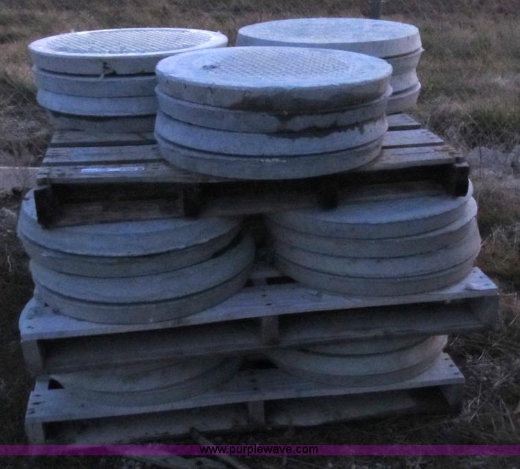 image for item D9293 (40) precast concrete sewer lids