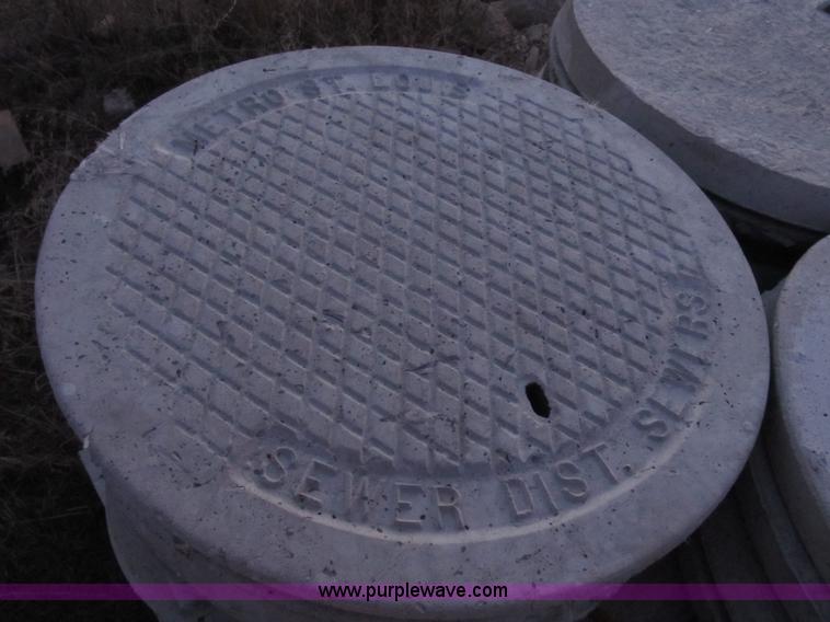 image for item D9293 (40) precast concrete sewer lids