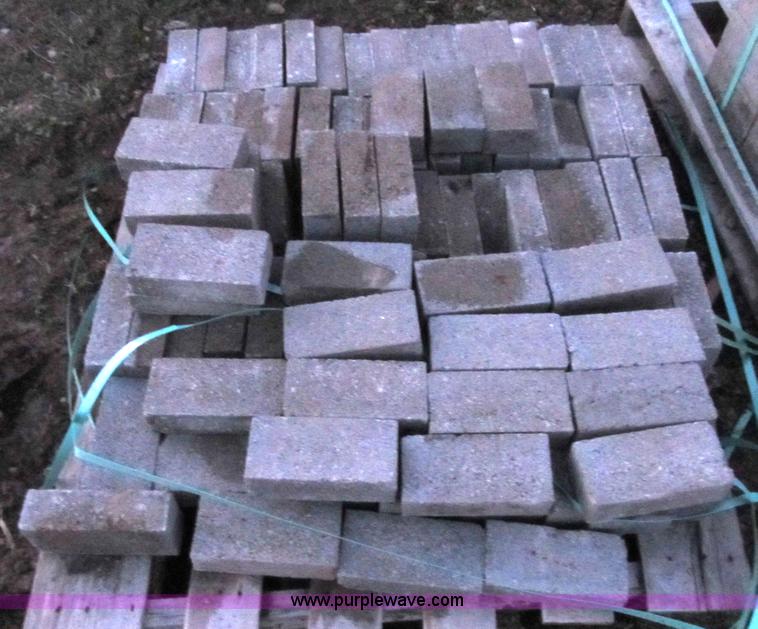 image for item D9294 Approximately 553 precast concrete bricks