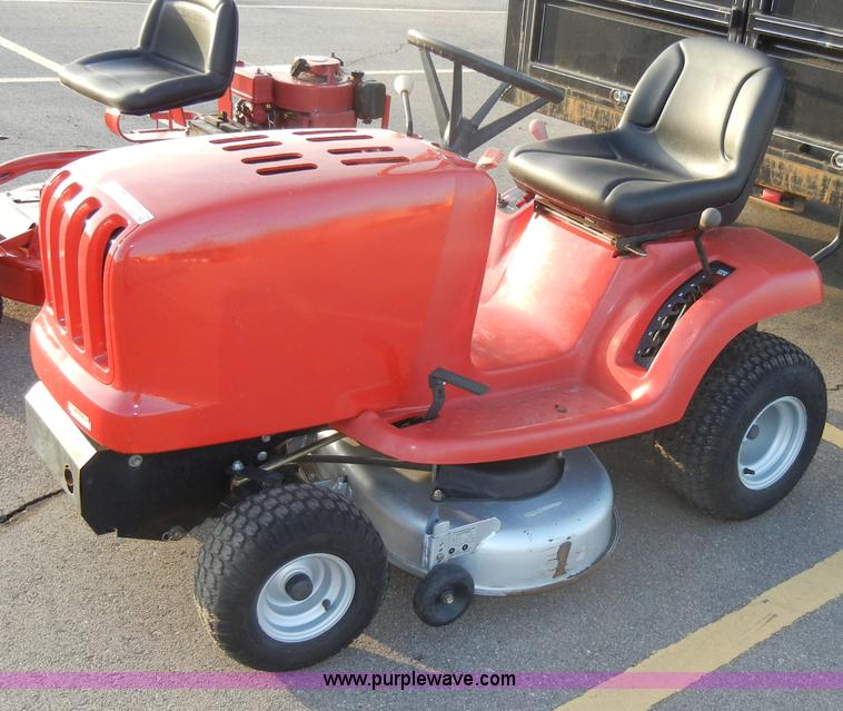image for item J9332 Honda lawn mower