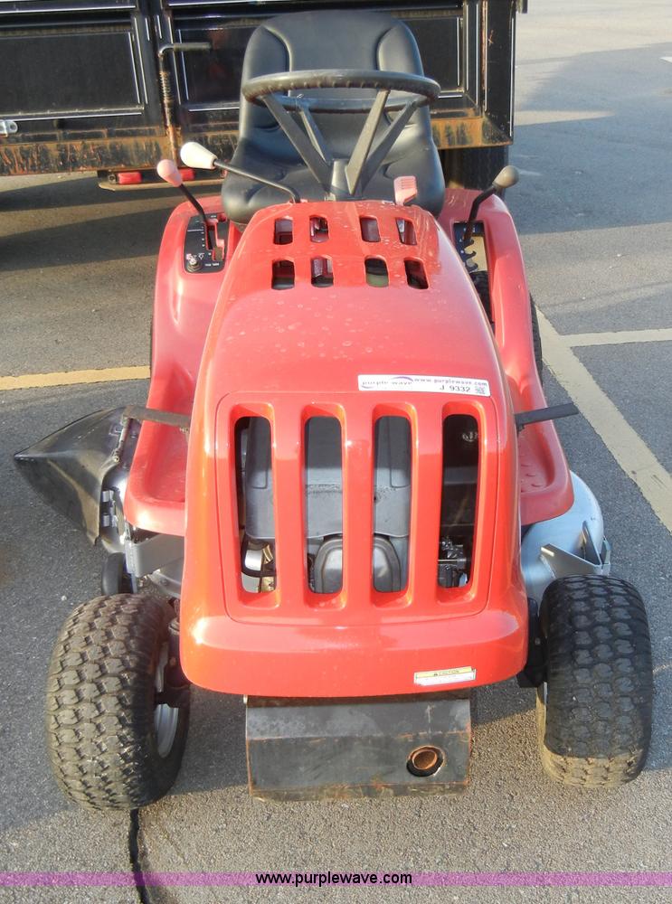 image for item J9332 Honda lawn mower