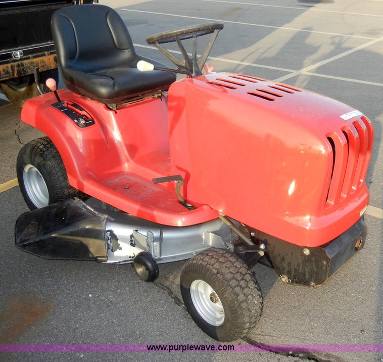 image for item J9332 Honda lawn mower