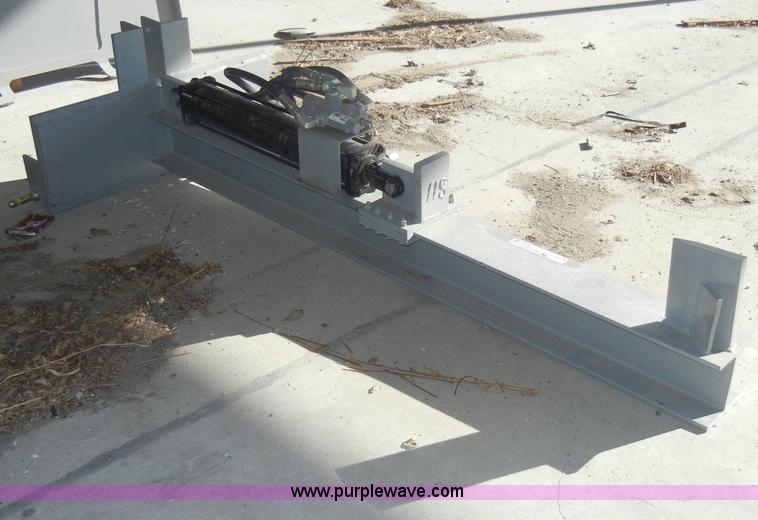 image for item J9349 Wood splitter