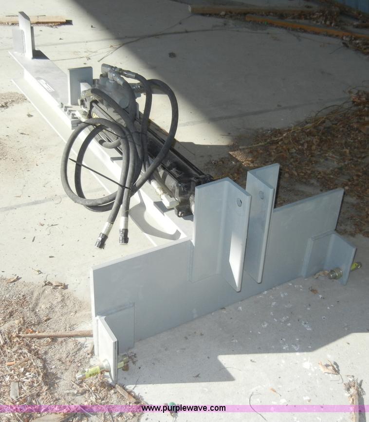 image for item J9349 Wood splitter