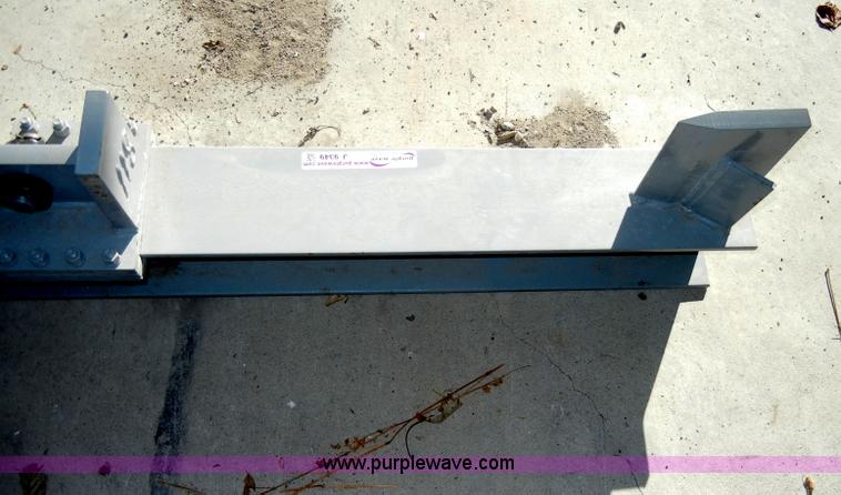 image for item J9349 Wood splitter