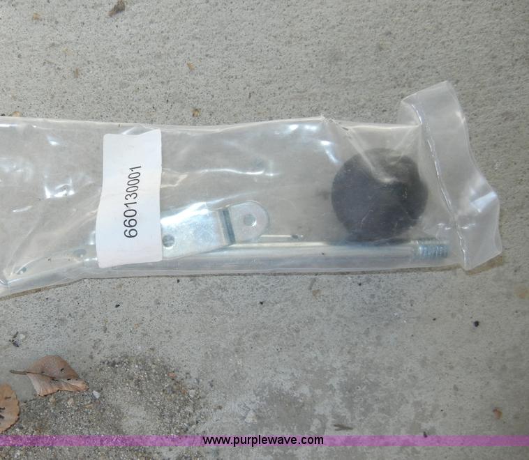 image for item J9349 Wood splitter