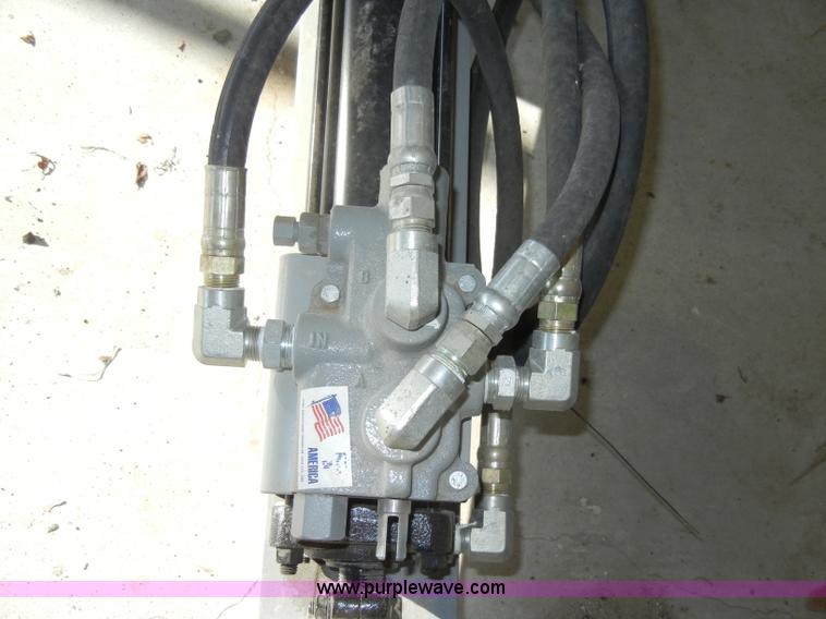 image for item J9350 Roll-over wood splitter