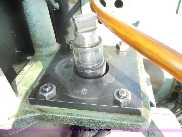 image for item J9360 John Deere BJD injection pump stand