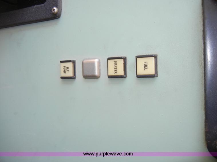 image for item J9361 Bacharach V-7500A injection test stand