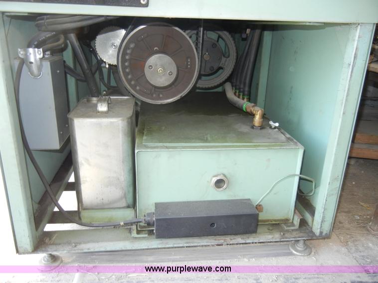 image for item J9361 Bacharach V-7500A injection test stand
