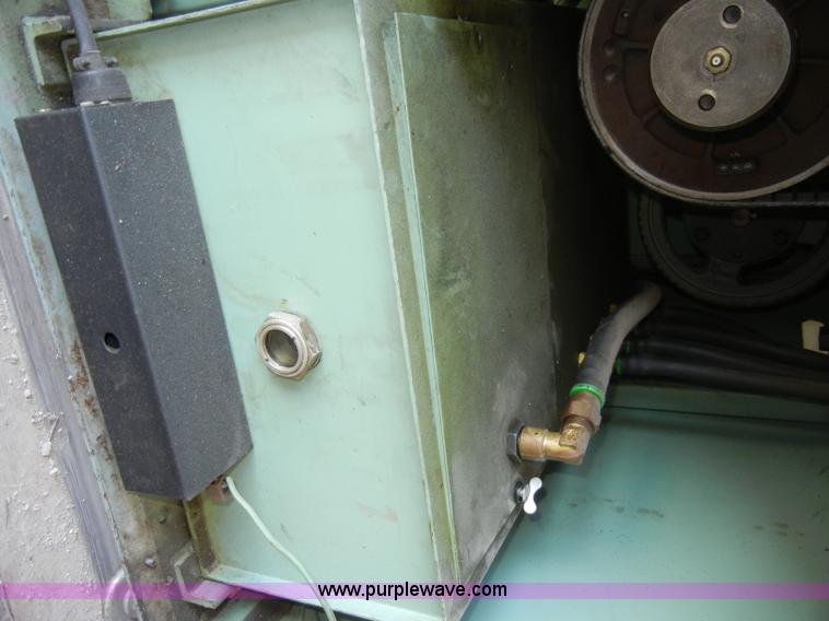 image for item J9361 Bacharach V-7500A injection test stand