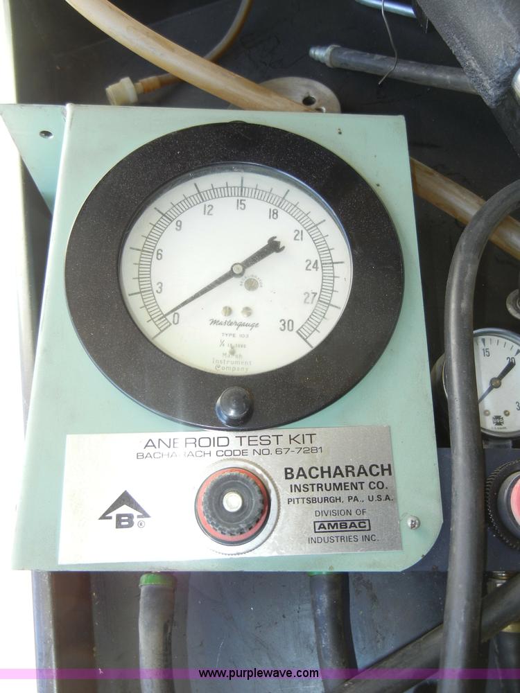 image for item J9361 Bacharach V-7500A injection test stand