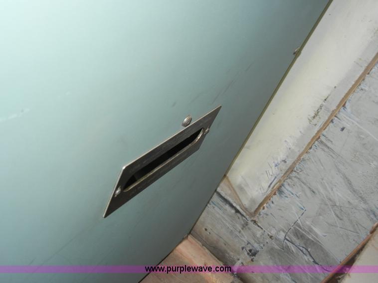 image for item J9361 Bacharach V-7500A injection test stand