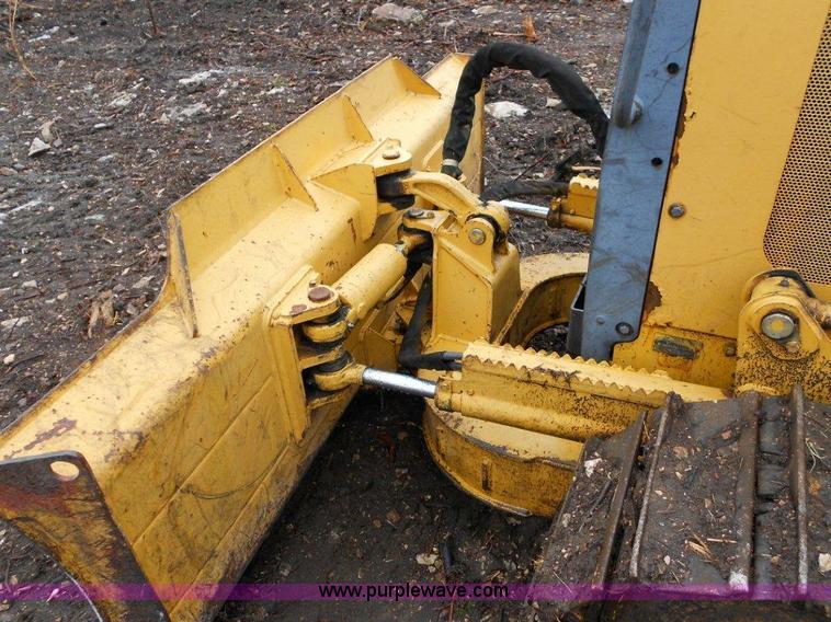 image for item A1834 2000 John Deere 450H dozer