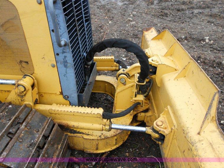 image for item A1834 2000 John Deere 450H dozer