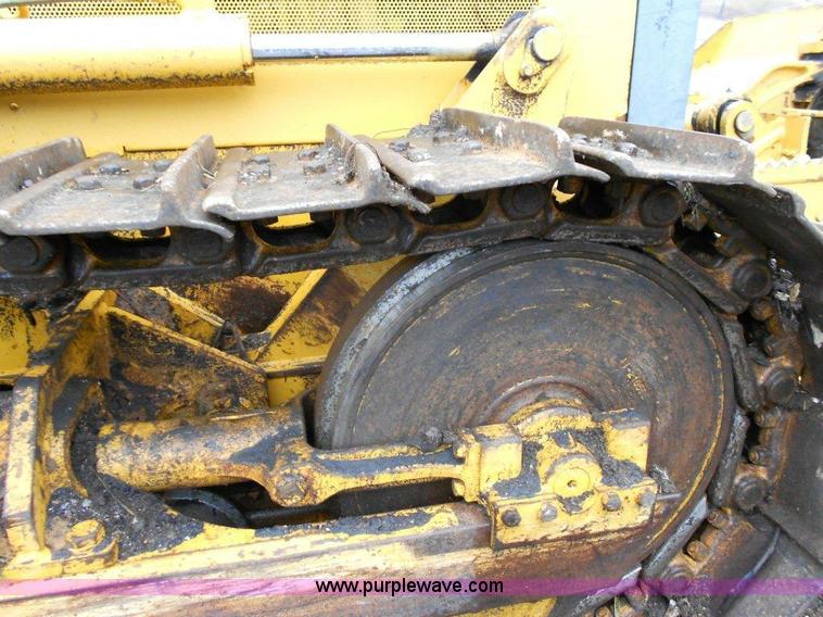 image for item A1834 2000 John Deere 450H dozer
