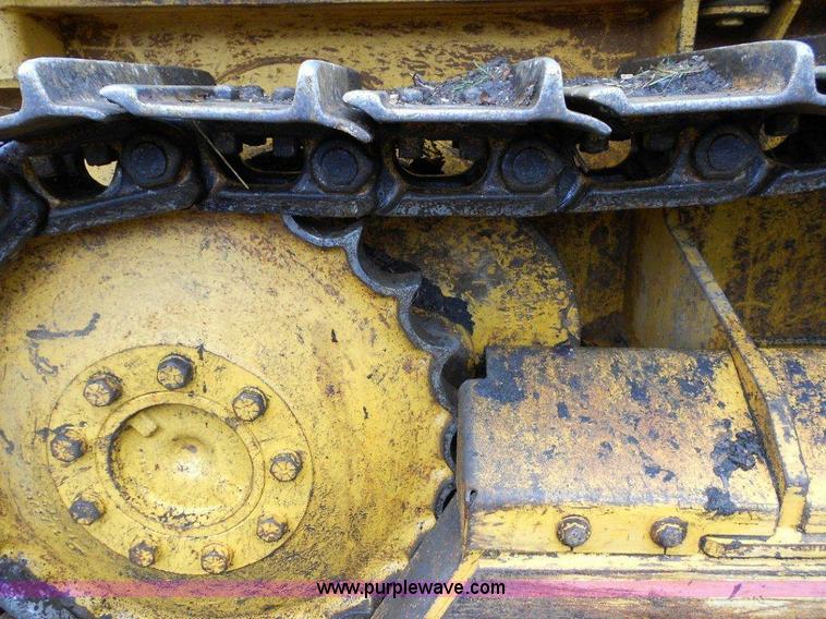 image for item A1834 2000 John Deere 450H dozer
