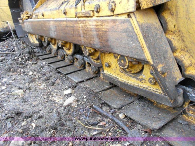 image for item A1834 2000 John Deere 450H dozer
