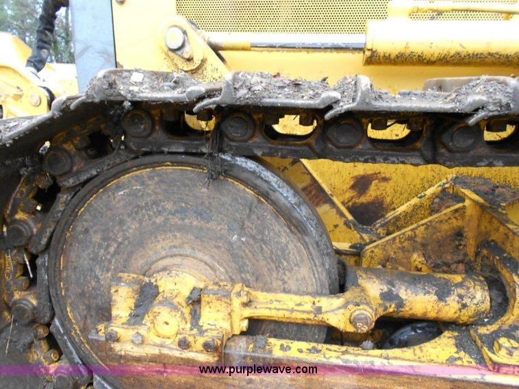 image for item A1834 2000 John Deere 450H dozer
