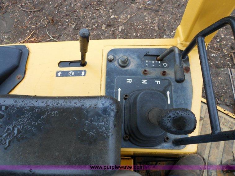 image for item A1834 2000 John Deere 450H dozer