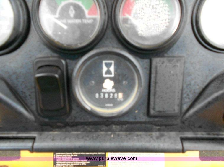 image for item A1834 2000 John Deere 450H dozer