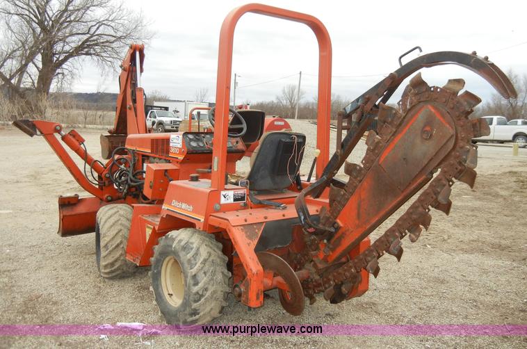 image for item A3419 Ditch Witch 3610DD trencher with bucket and digger