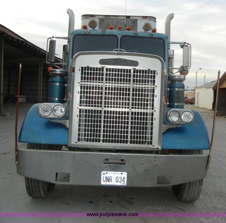 image for item A3429 1983 Freightliner FLC 64T semi truck