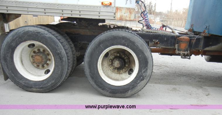 image for item A3429 1983 Freightliner FLC 64T semi truck