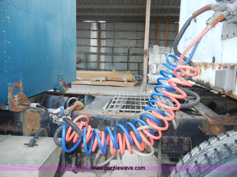 image for item A3429 1983 Freightliner FLC 64T semi truck