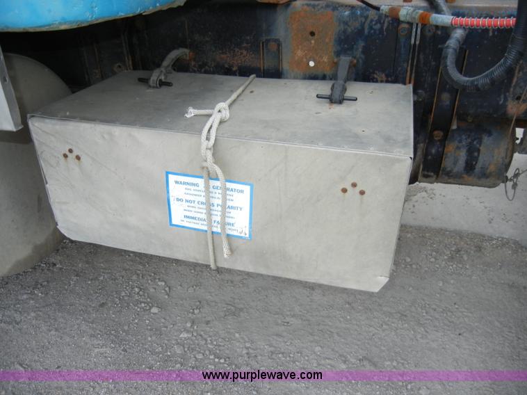 image for item A3429 1983 Freightliner FLC 64T semi truck