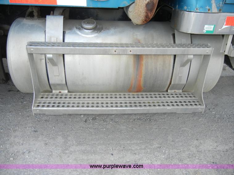 image for item A3429 1983 Freightliner FLC 64T semi truck